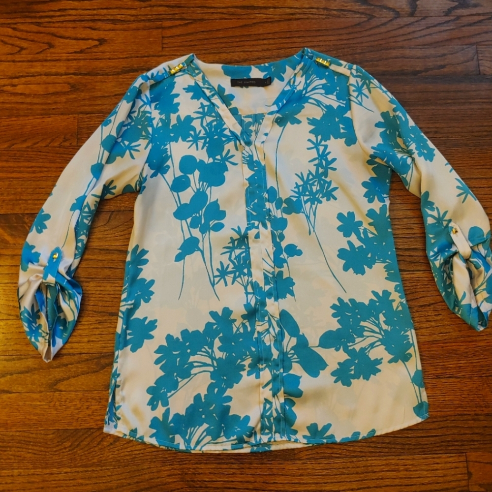 Silk-like blouse with gold-tone details